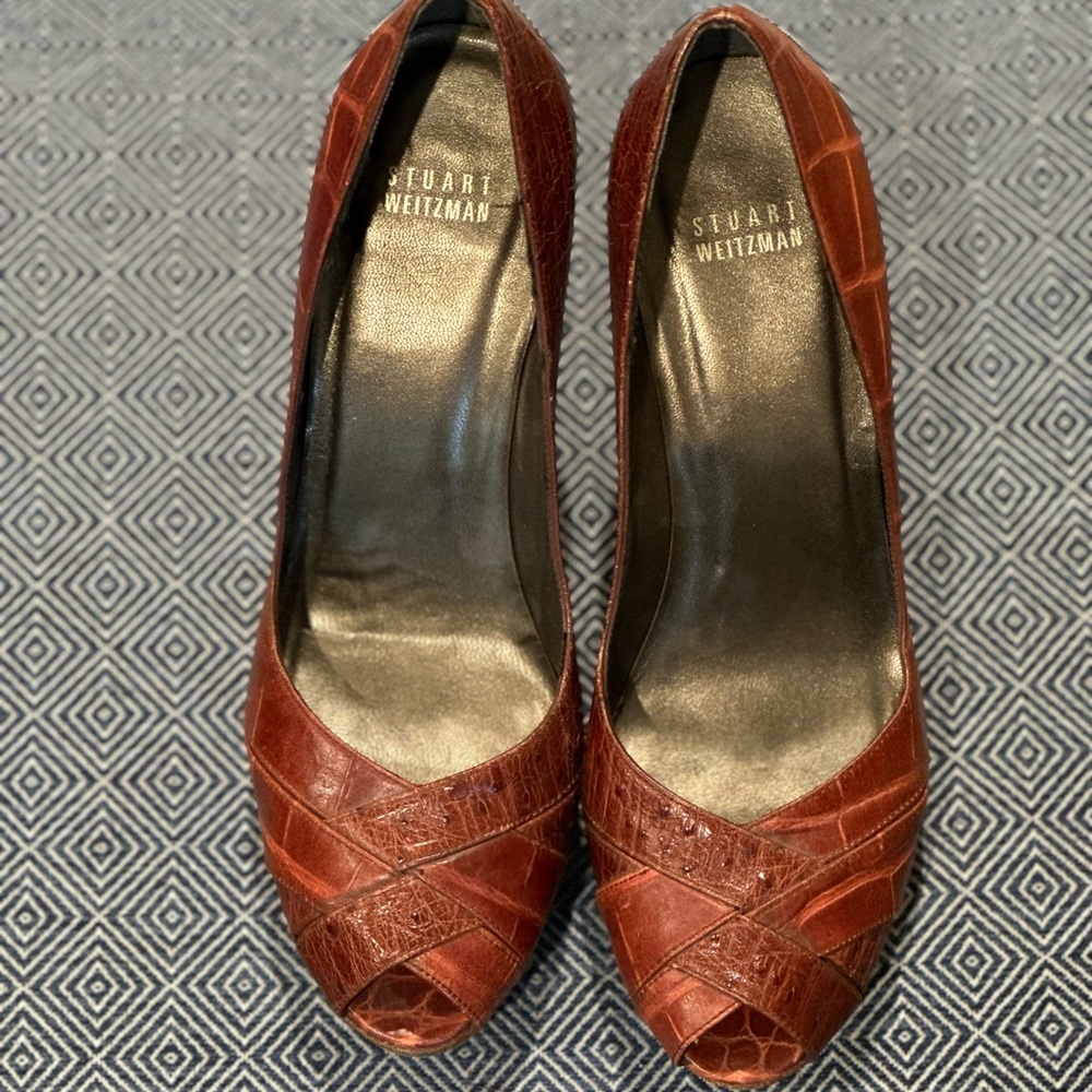 Stuart Weitzman leather 5” platform heels.